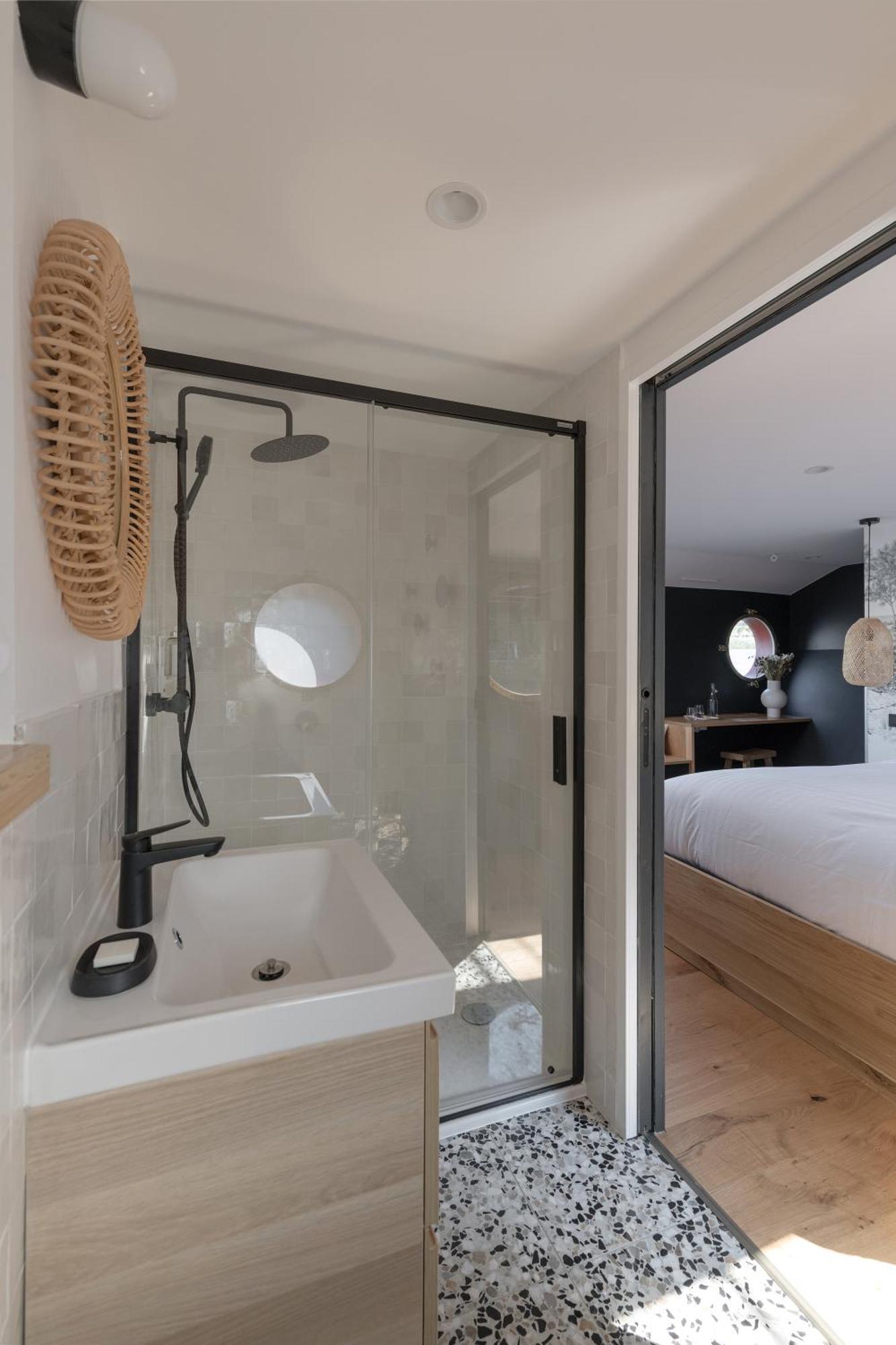 Hotel La Peniche - Bed And Bicycle - Tournon Zewnętrze zdjęcie